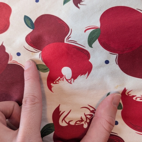 Snow White and the 7 Dwarves dress by Disney's The Dress Shop XS - Picture 10 of 10